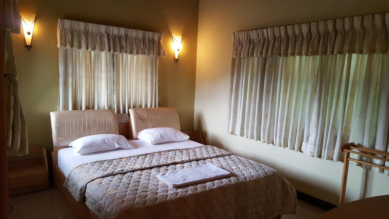 Breeze Villa Kandy Buitenkant foto